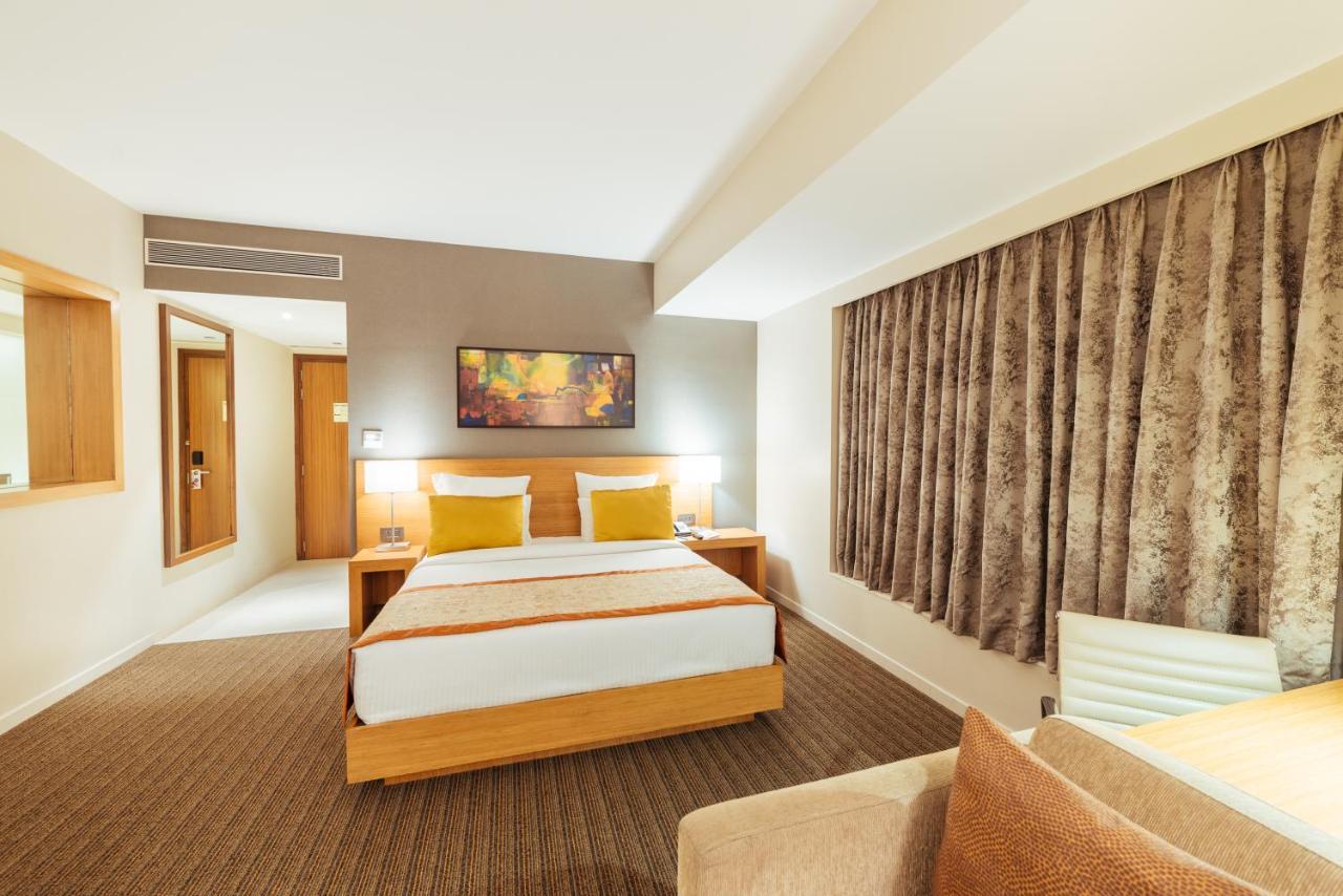 Novotel Lucknow Gomti Nagar Екстер'єр фото