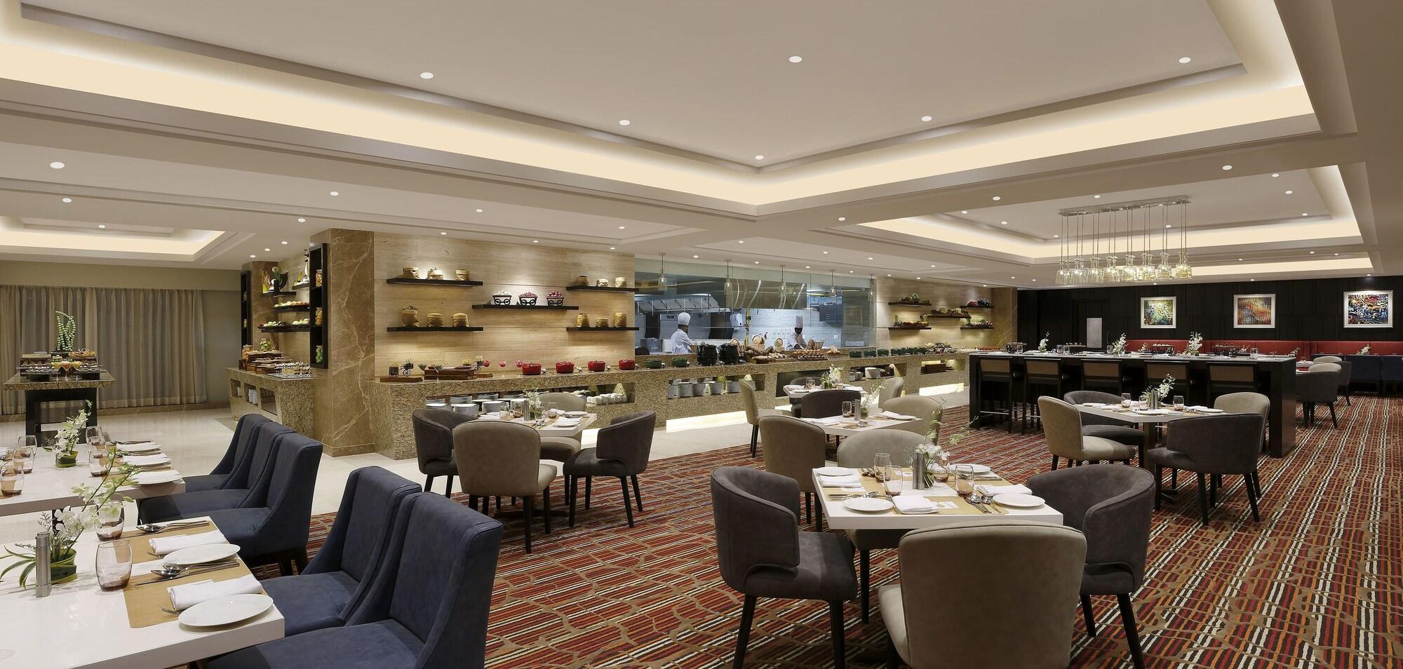 Novotel Lucknow Gomti Nagar Екстер'єр фото