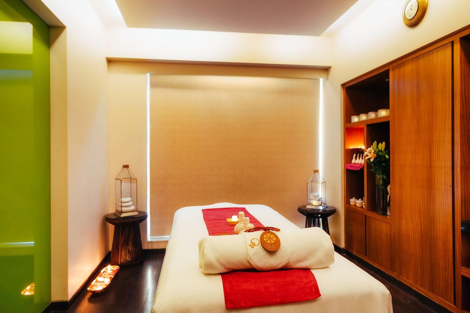 Novotel Lucknow Gomti Nagar Екстер'єр фото
