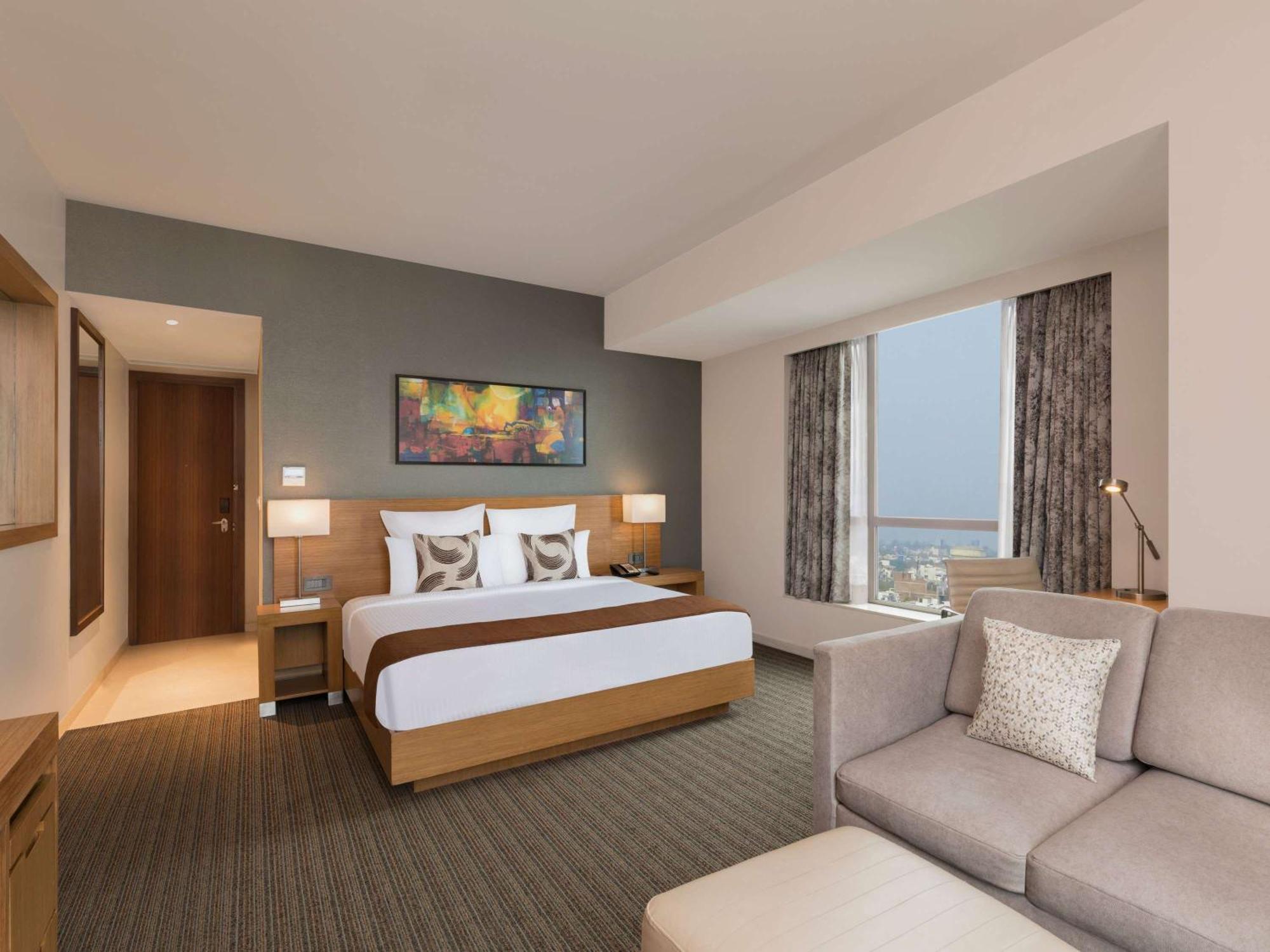 Novotel Lucknow Gomti Nagar Екстер'єр фото