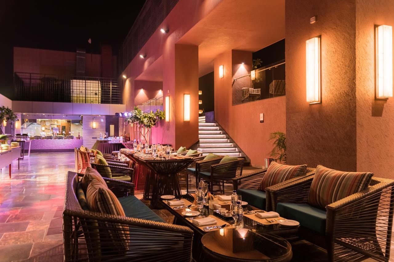 Novotel Lucknow Gomti Nagar Екстер'єр фото
