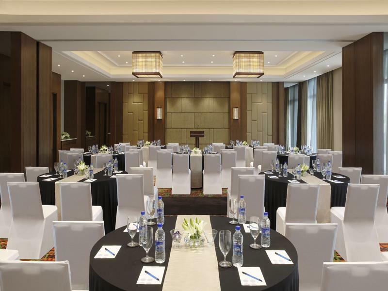 Novotel Lucknow Gomti Nagar Екстер'єр фото